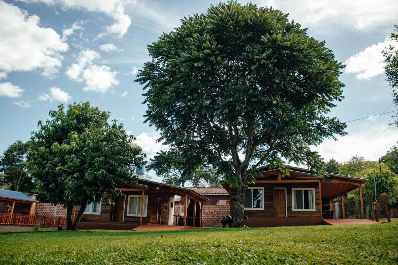 Cabañas La Amistad Puerto Iguazú Exterior foto